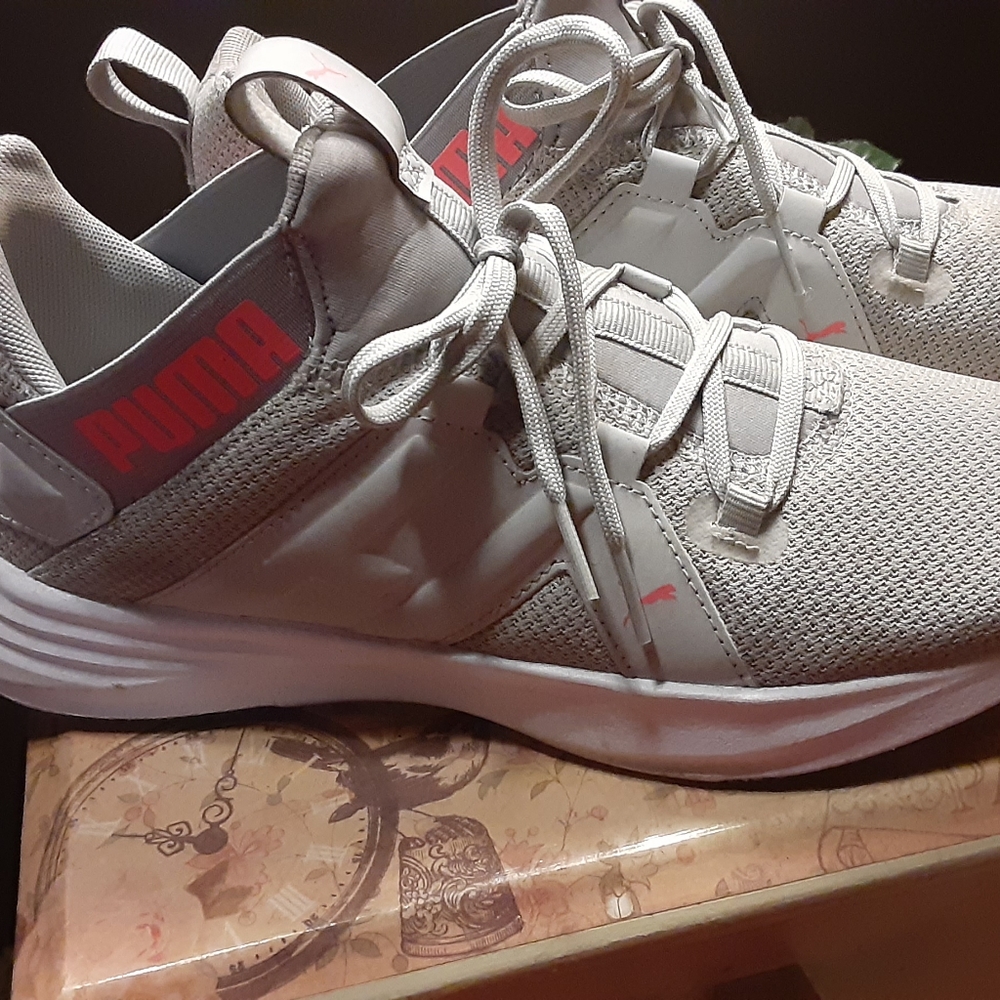 Puma Sneakers